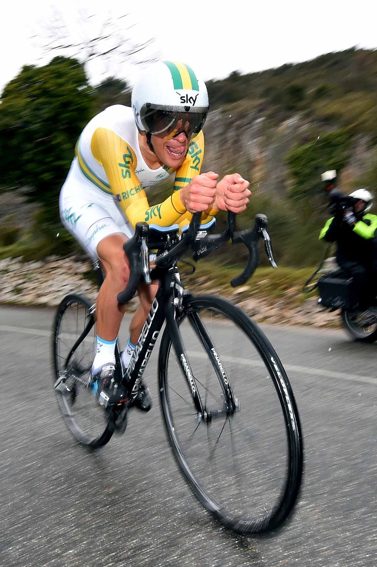 Richie Porte drives to victory
