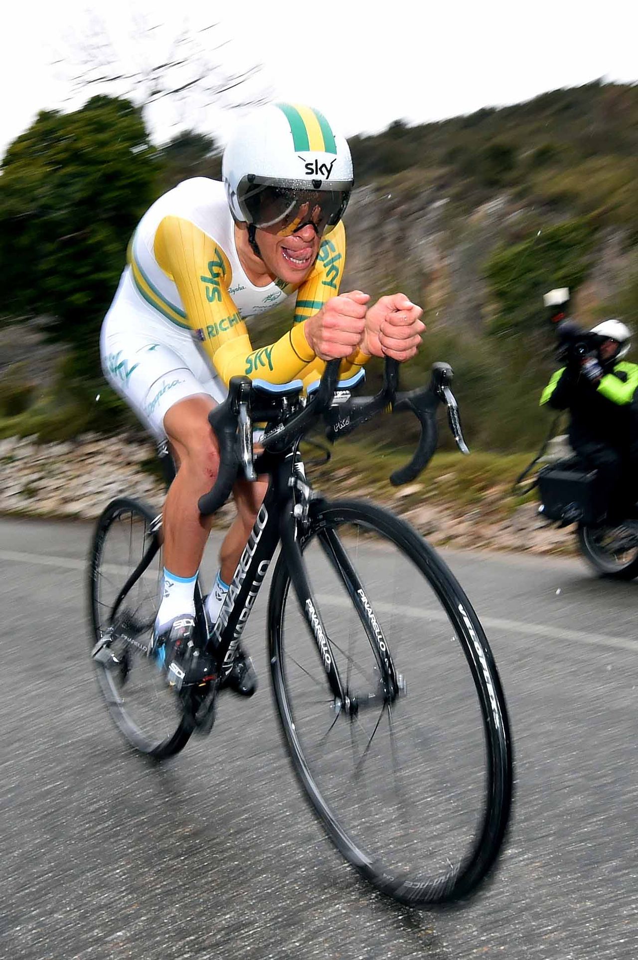 Richie Porte drives to victory