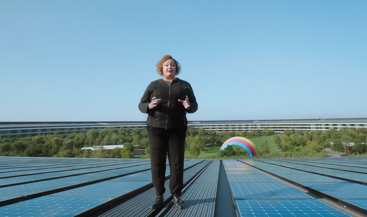 Lisa Jackson On Apple Park Roof