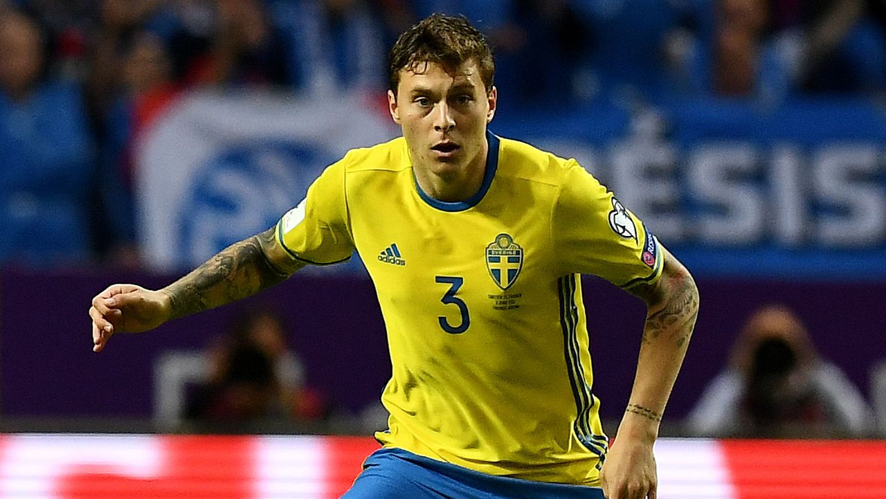 Victor Lindelof, Sweden