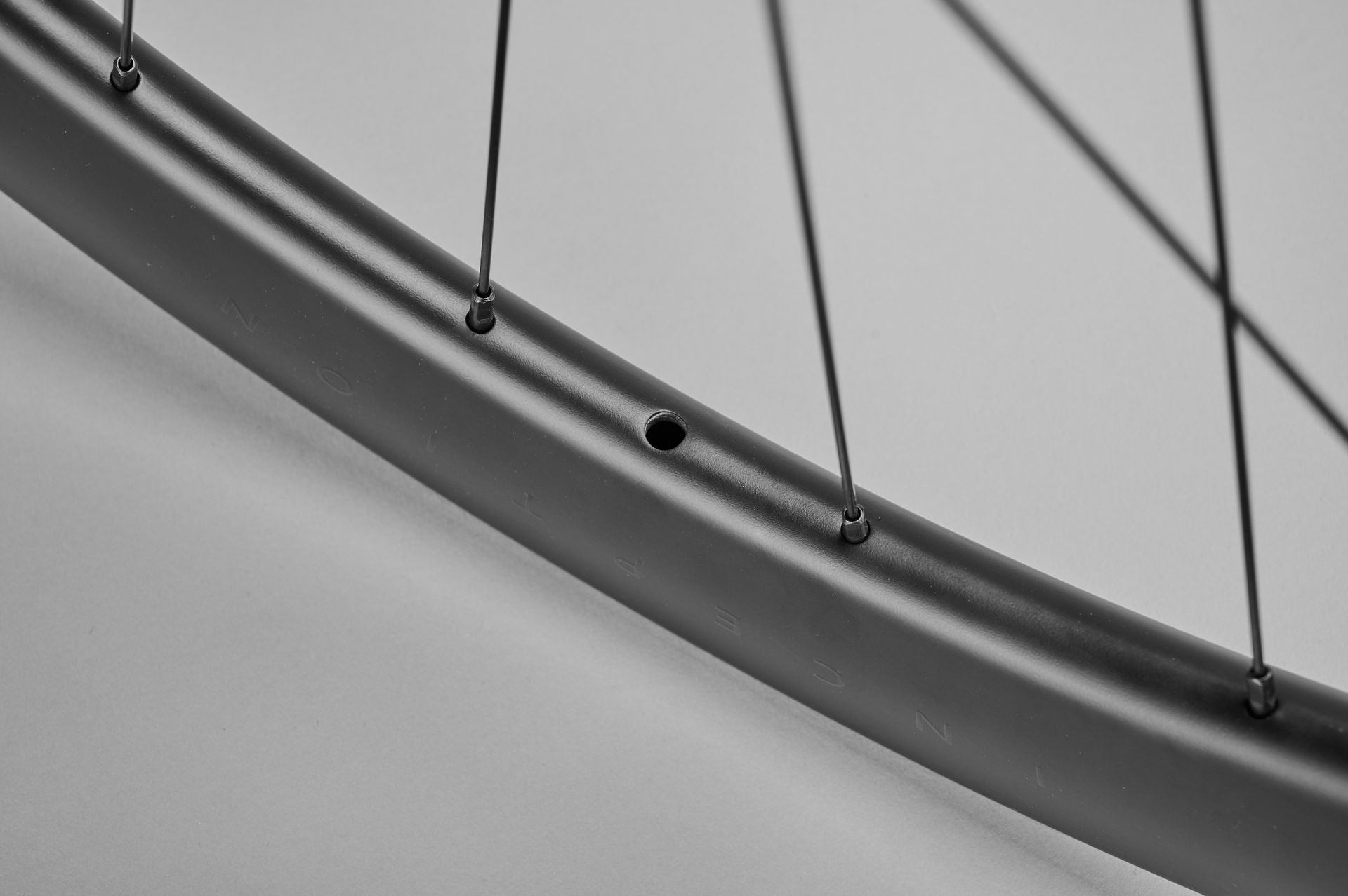 Scribe Inception 50+ review: an affordable carbon wheelset that makes ...