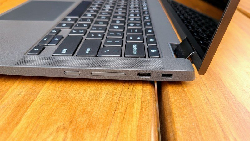 Lenovo Flex 5 Chromebook ports