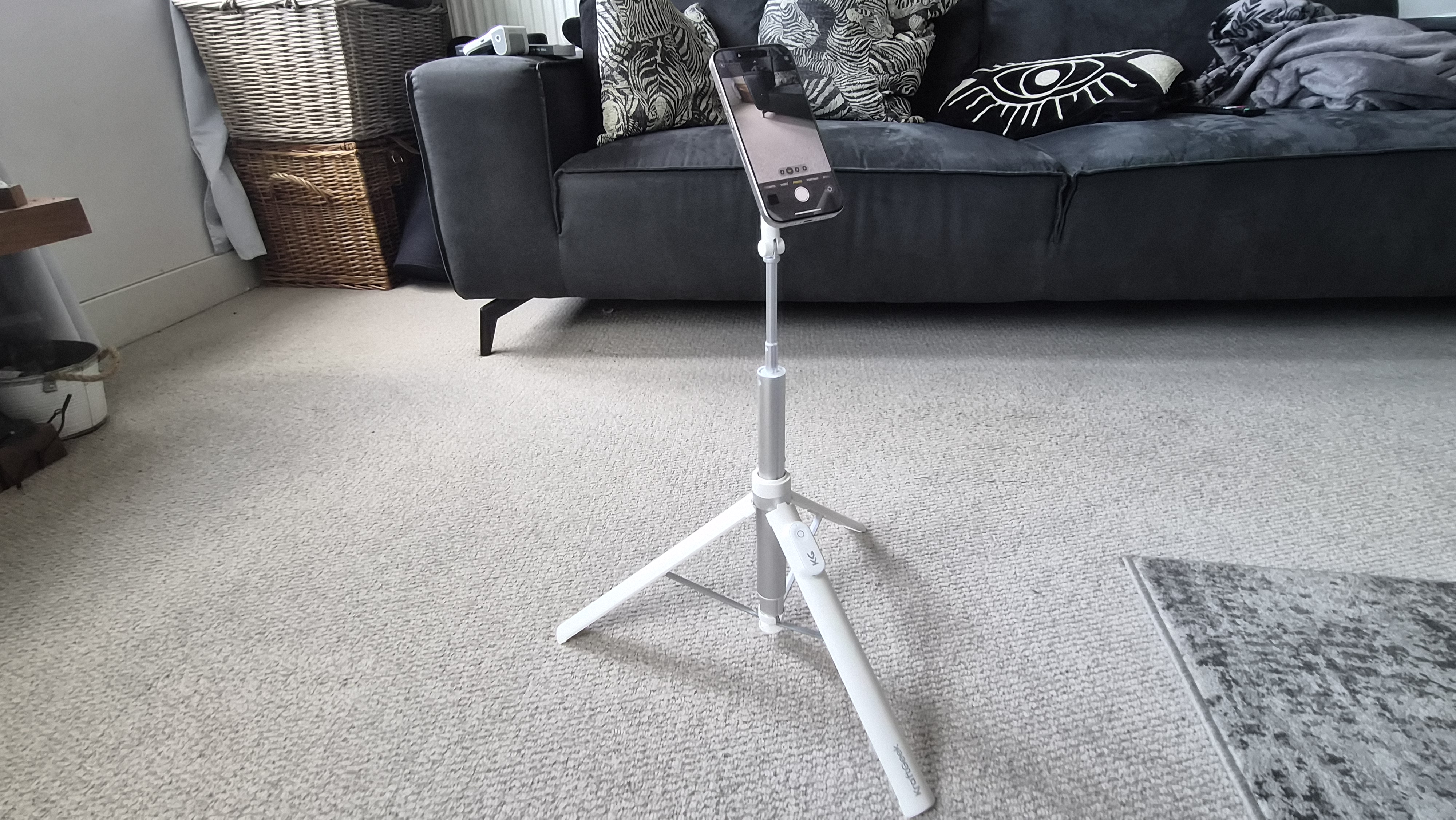 JustTap Magnetic Phone Tripod
