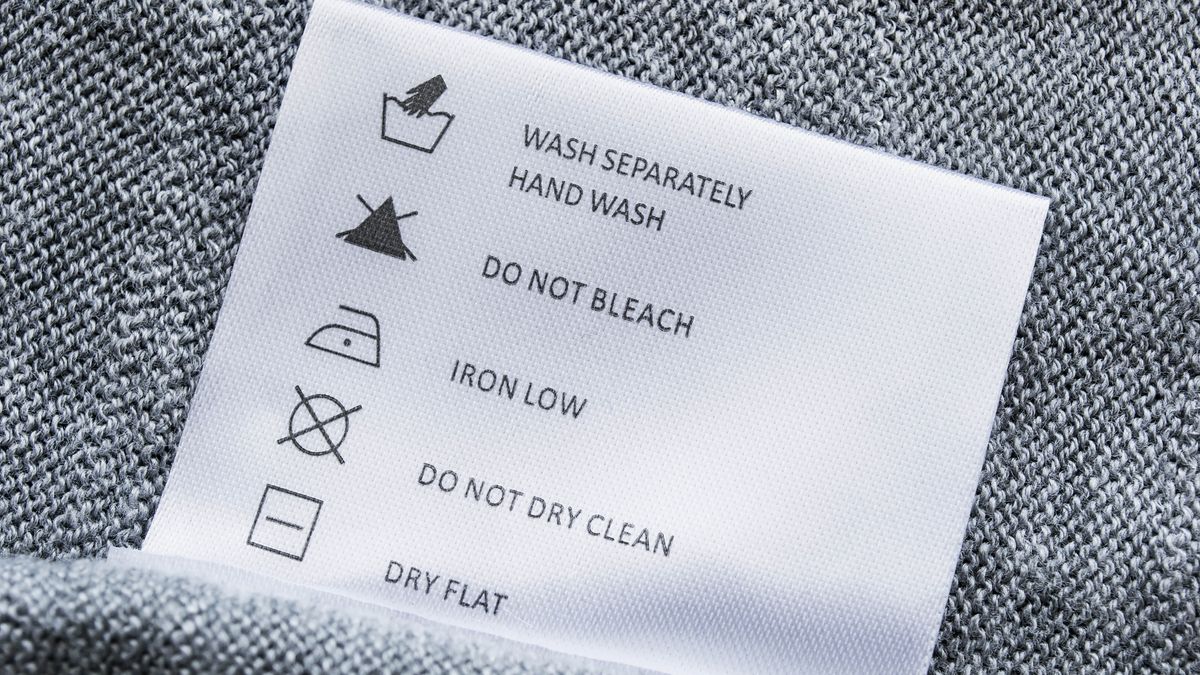 8 Steps to Wash White Clothes (Step-by-Step Guide)