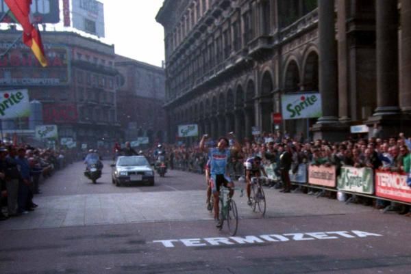 Argentin won the sprint in the centre of Milan