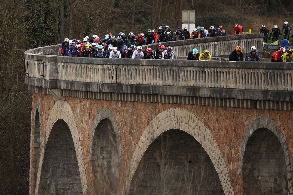 Early views of the peloton on stage 5 of Paris-Nice