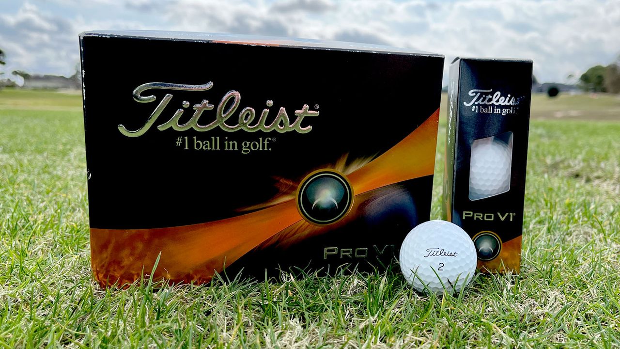 Titleist Pro V1 Holiday Gift Set