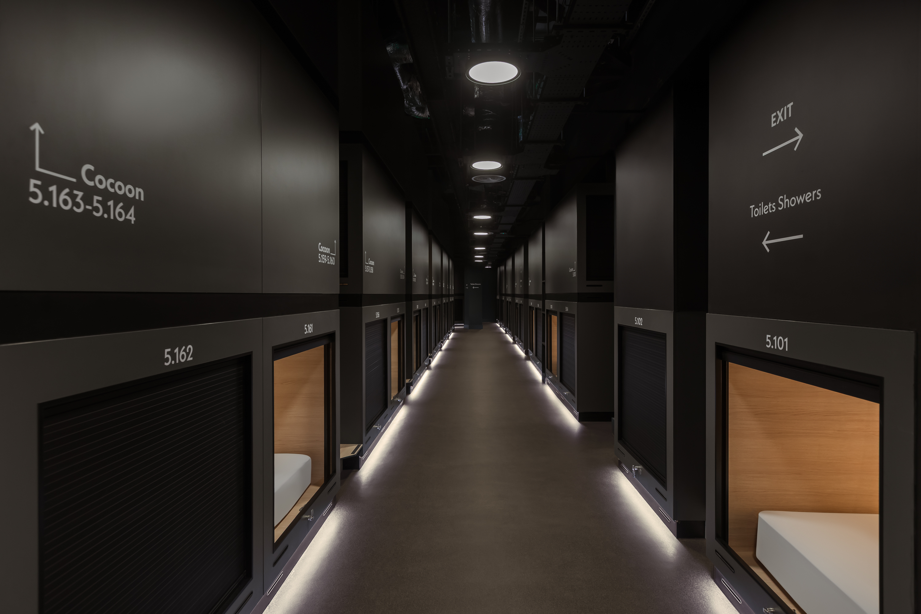 zedwell capsule hotel piccadilly circus opening