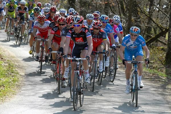 Christophe Moreau (Caisse d'Epargne) leads the peloton.