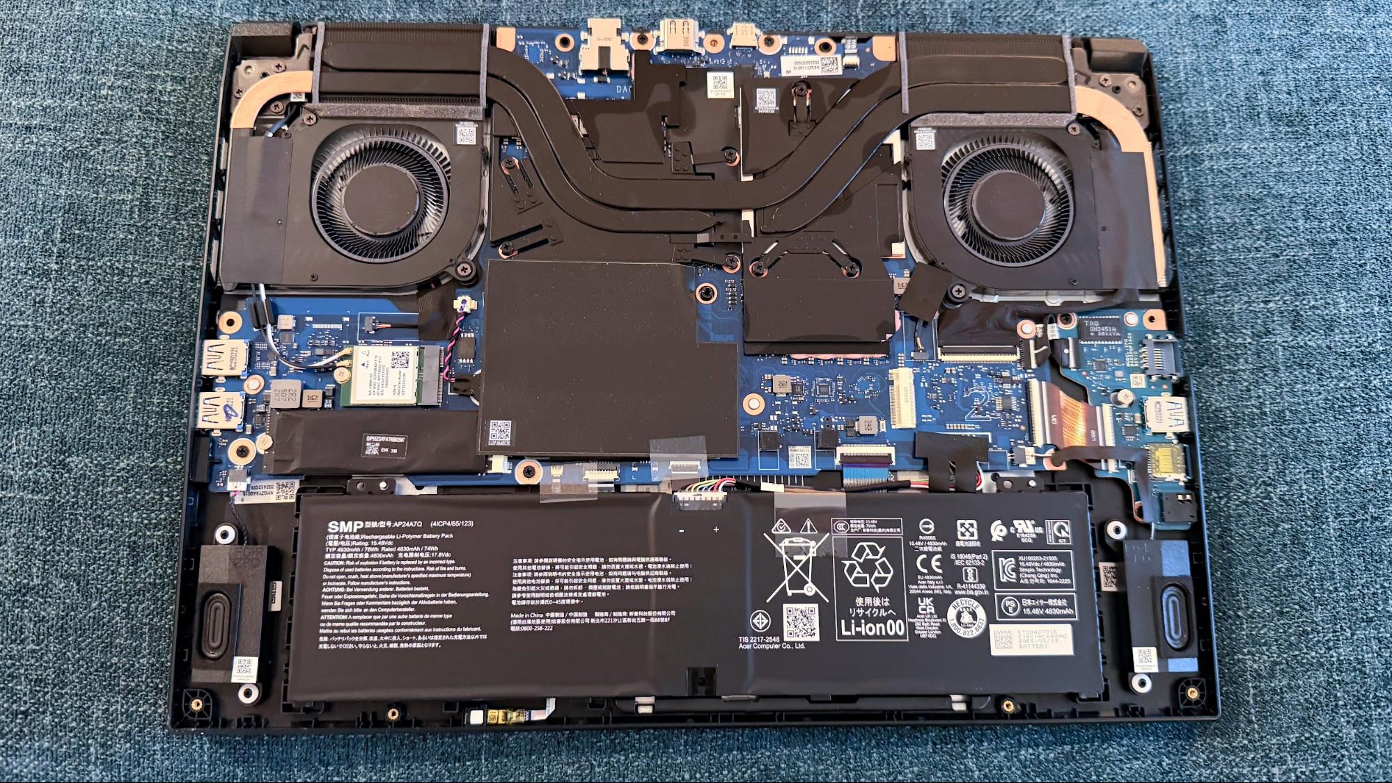 Acer Nitro V 16S AI