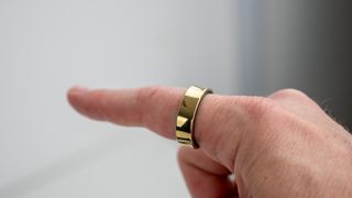 Using gestures with the gold Samsung Galaxy Ring on my index finger