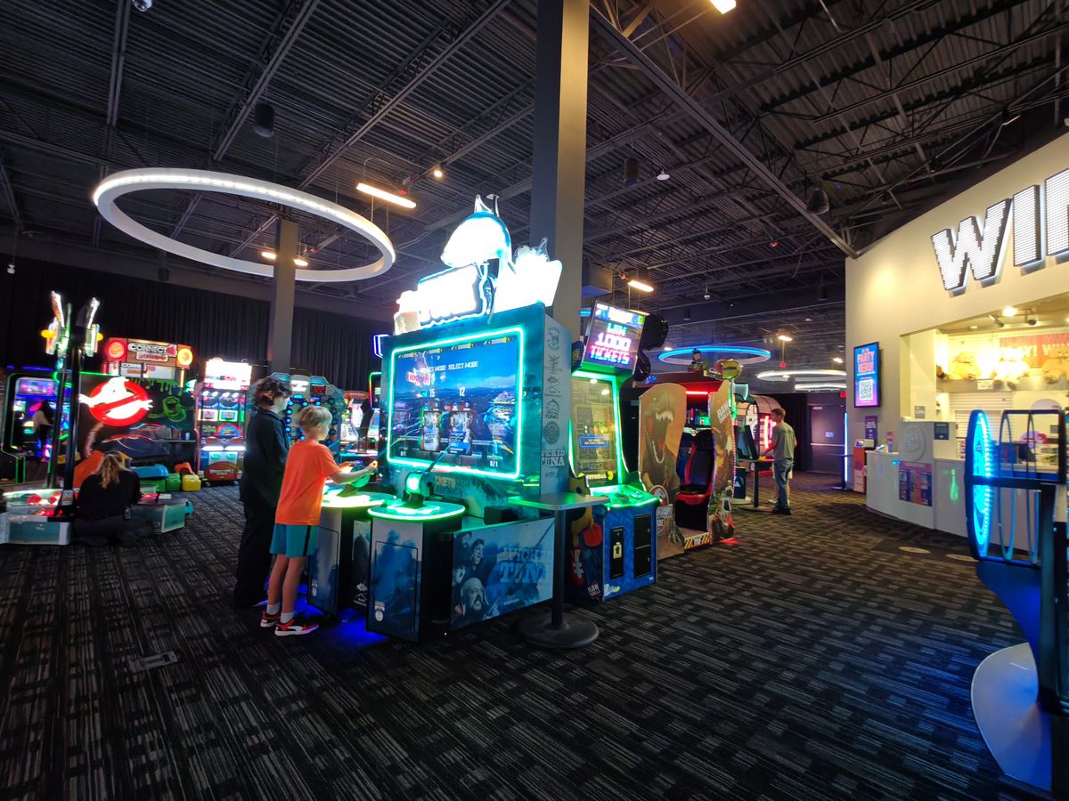 Low light camera samples from the Honor 200 Pro's ultrawide camera