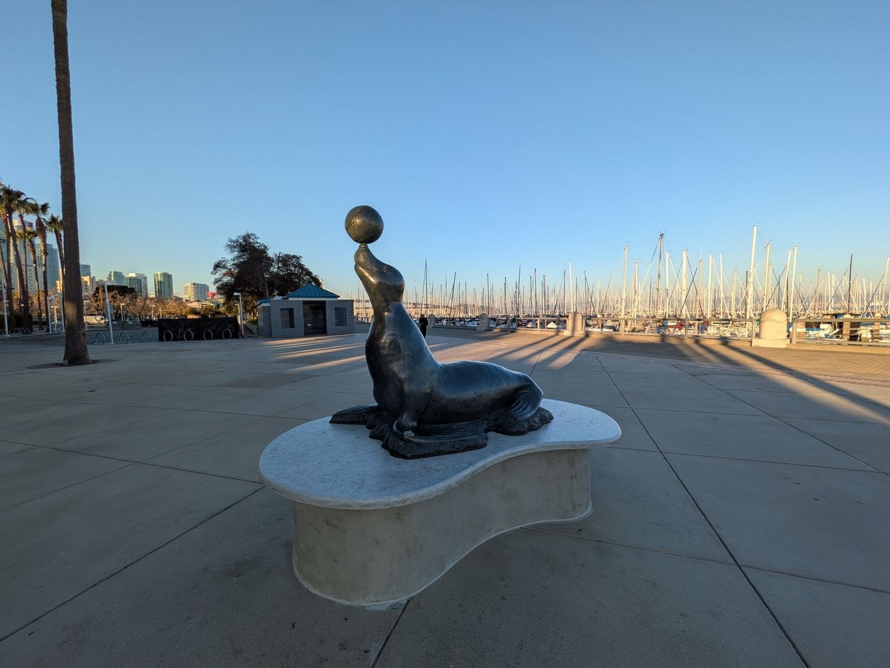 Ultrawide shot of seal statue shot by Pixel 8a