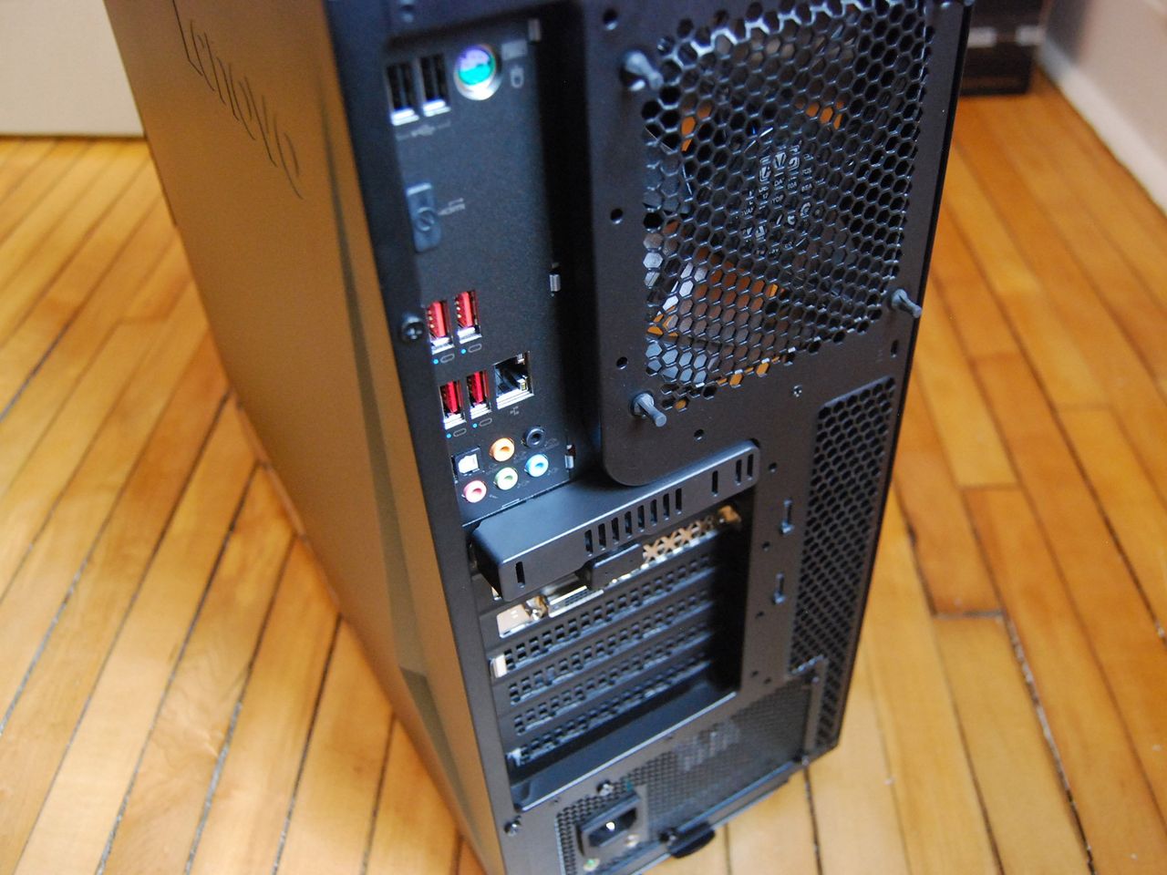 Y920T rear ports