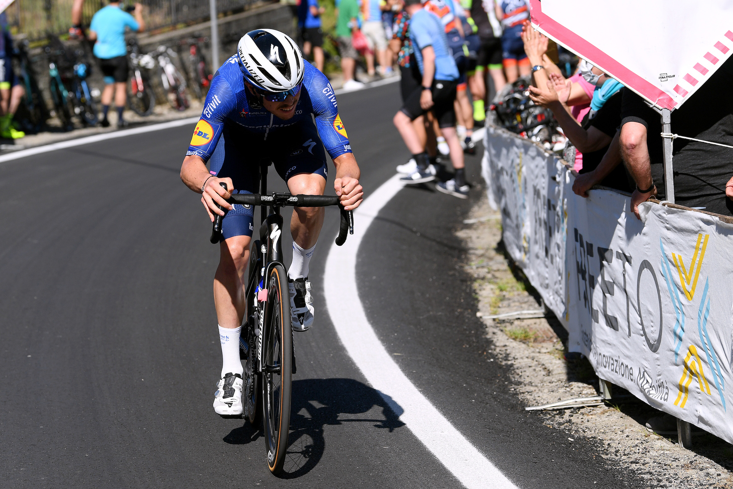 Rémi Cavagna on the attack