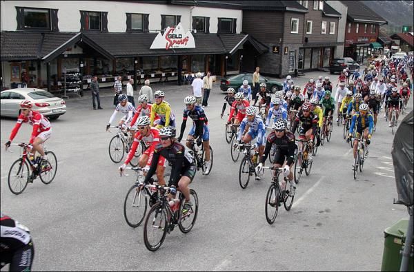 The Ringerike GP peloton has begun the first stage.