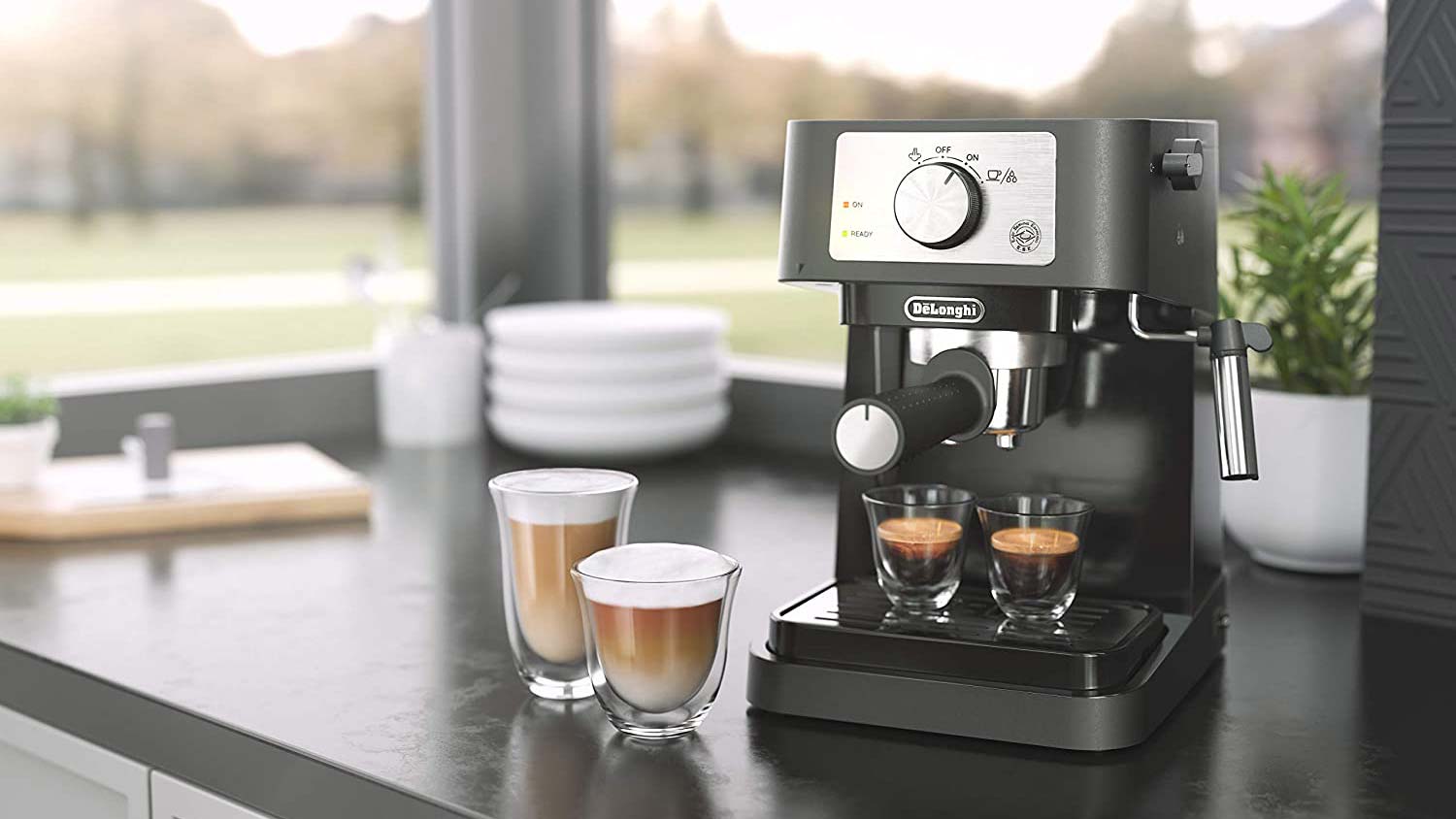 best espresso machines: DeLonghi Stilosa Espresso Machine EC260BK