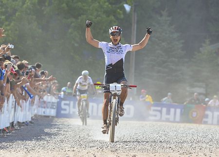 Nino Schurter (Scott-Odlo MTB Racing Team) wins