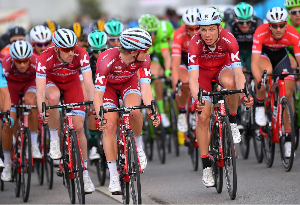 Katusha-Alpecin on the front near the end of stage 1 at Volta ao Algarve