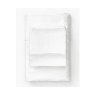 white folded bedsheets