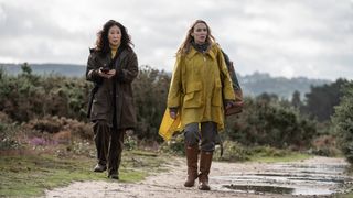 Killing Eve stars Eve and Villanelle team up in the final episode. 