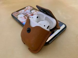 Twelve South AirSnap AirPods Case