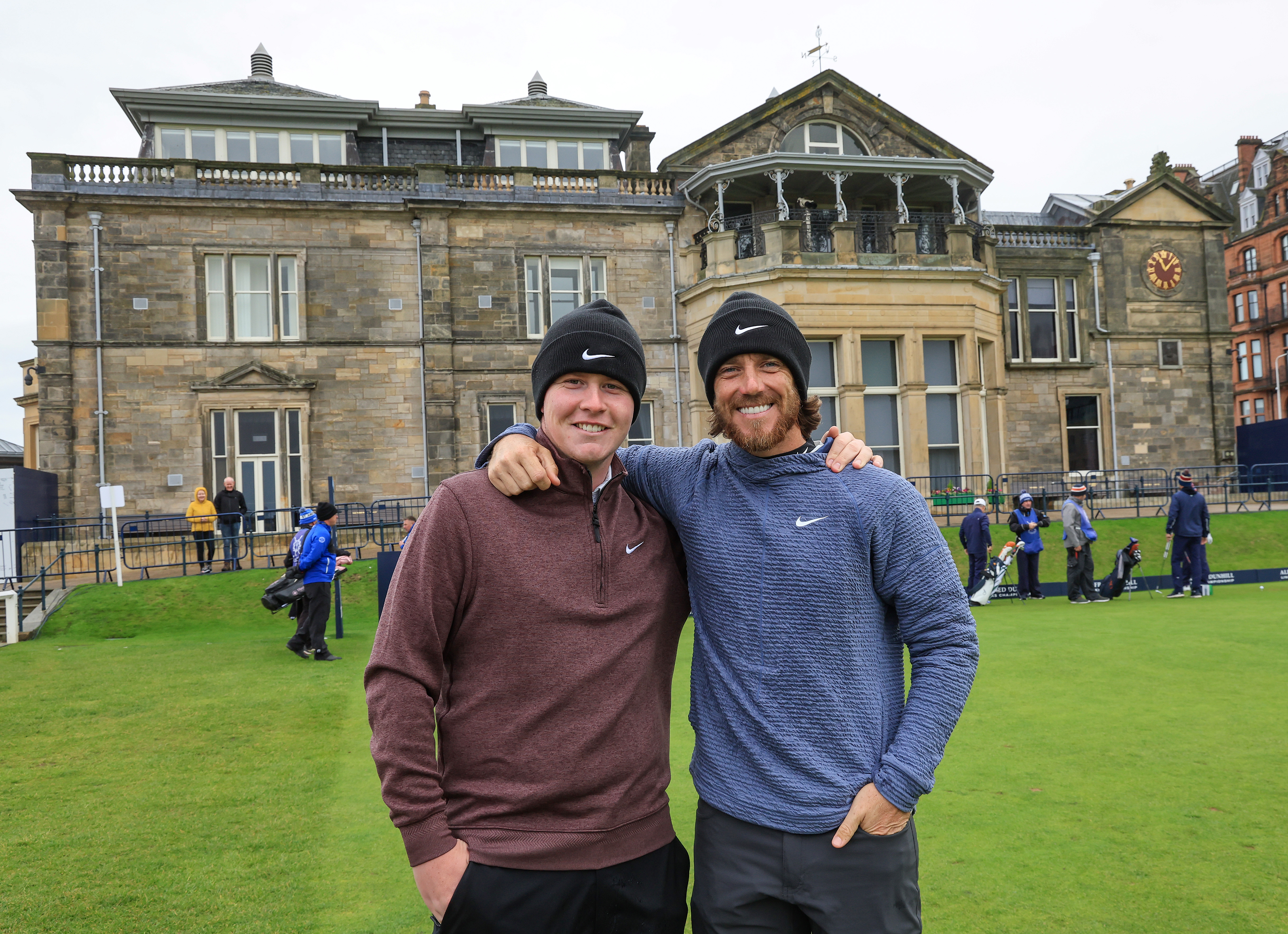 Robert MacIntyre and Tommy Fleetwood pose for a photo at St Andrews