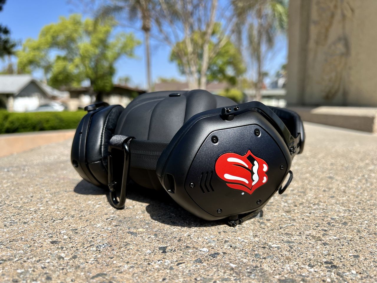 V Moda Crossfade 2 Wireless Rolling Stones Bottom Left Earcup
