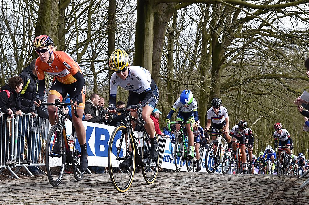Emma Johansson (Wiggle High5) tries to go with the move at Gent-Wevelgam Women