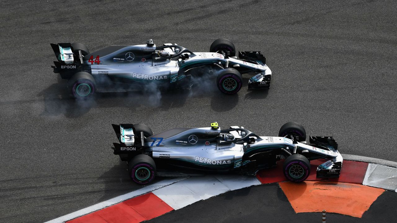 Valtteri Bottas Lewis Hamilton F1 Russian GP