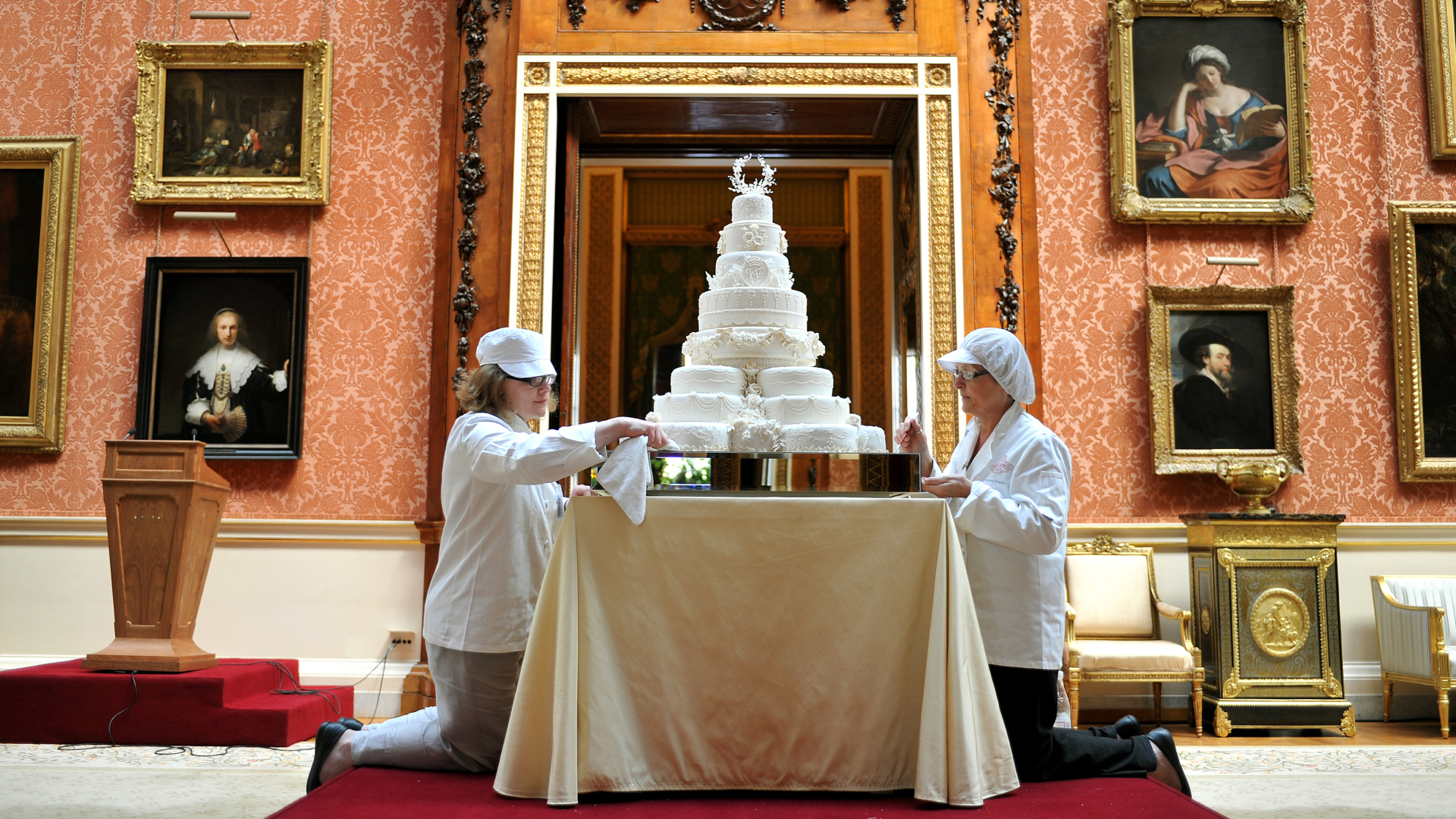 Fiona Cairns royal wedding cake