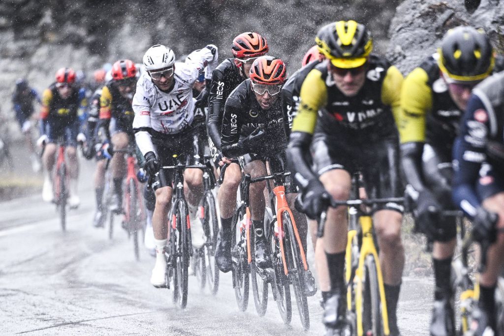 Miserable weather conditions on stage 7