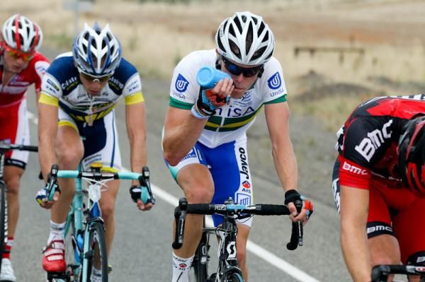 Rohan Dennis in the break re-hydrates