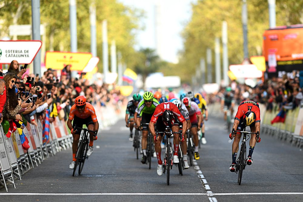 Michael Matthews beats Phil Bauhaus to take the stage 6 win at Volta a Catalunya
