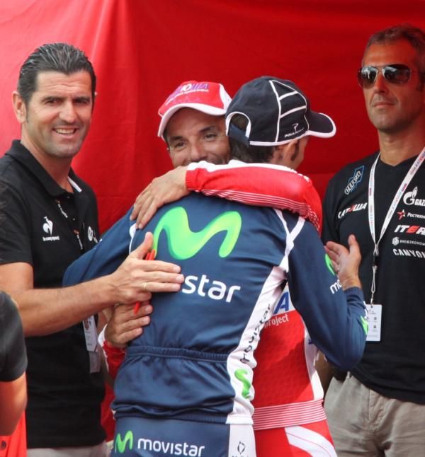 Rodriguez congratulates Valverde