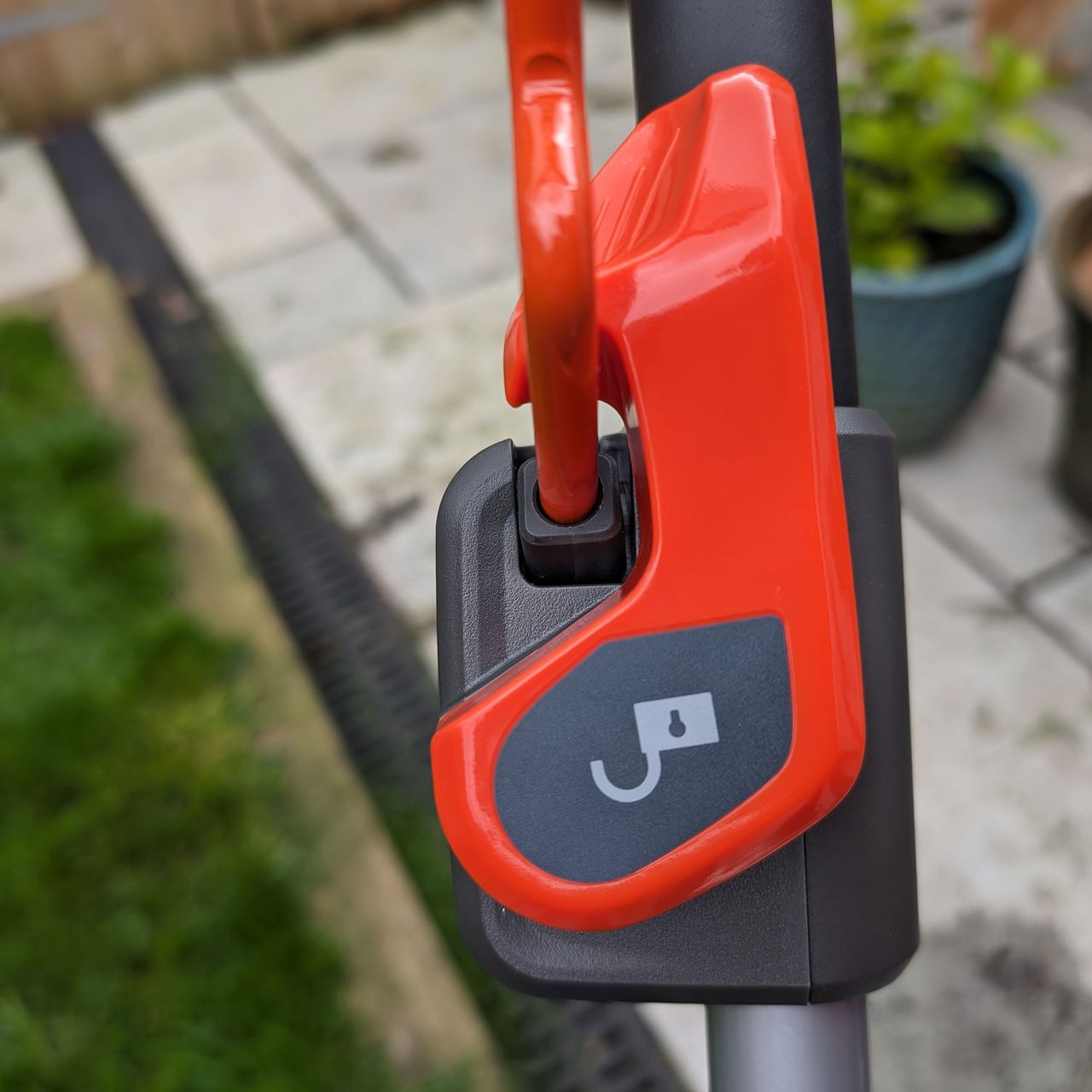 husqvarna aspire lc34 p4a lock switch on handle