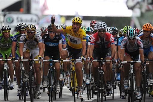 Fabian Cancellara (Saxo Bank) led a protest into Spa against the dangerous conditions.