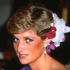 Princess Diana wearing flowers in her hair