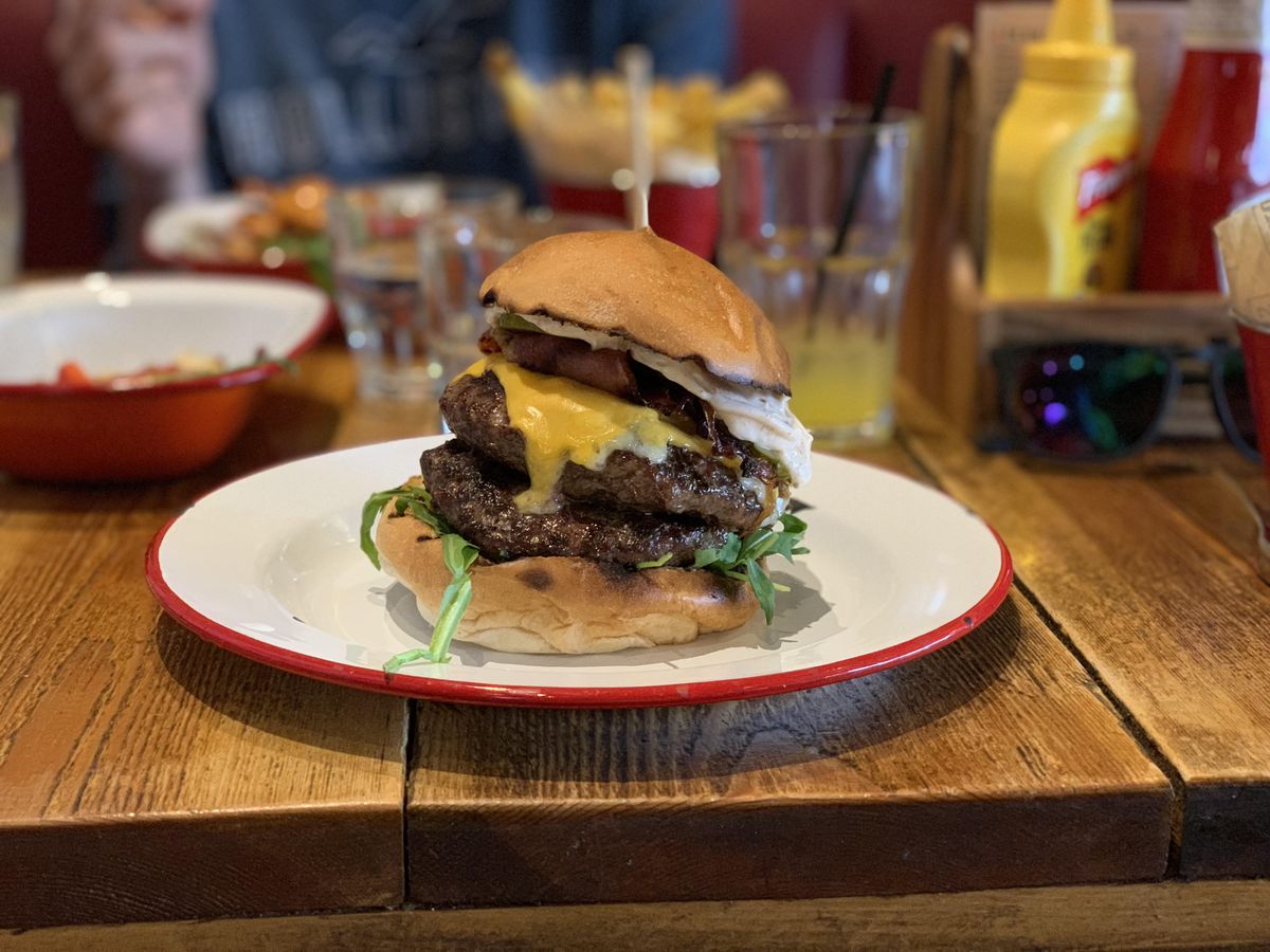 Portrait didn't detect the top of the stake of this burger but it's still a decent shot.