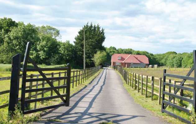 HEYWOOD EQUESTRIAN + THERAPY CENTRE JN3294-1