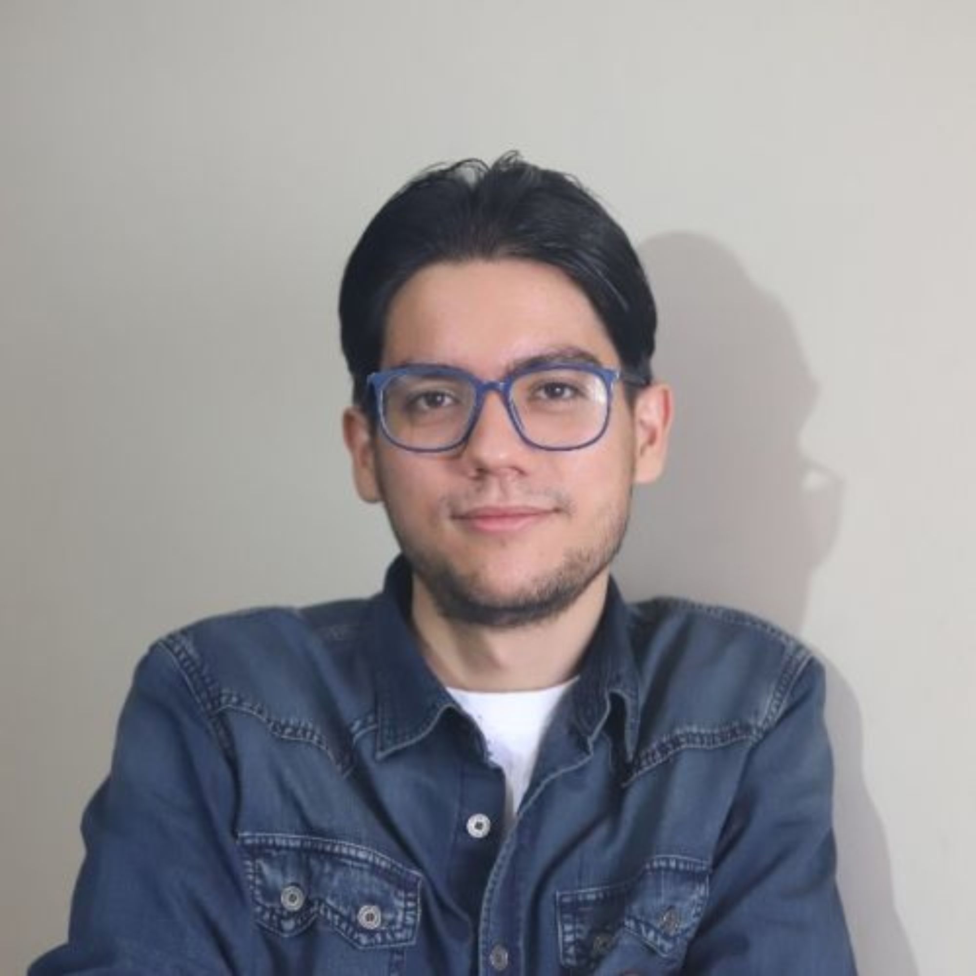 Headshot of Alex Varela