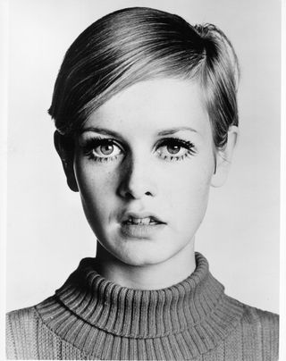 Twiggy 60s makeup graphic eyes