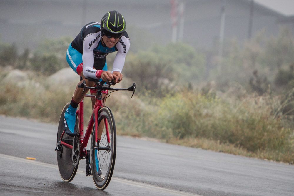 Janier Acevedo (Jamis) closes in on the finish line