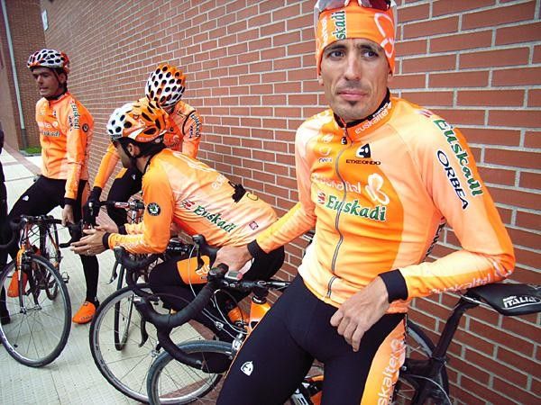 Mikel Astarloza and his teammates