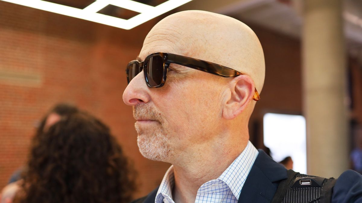 Meta Essilor Luxottica AI Glasses