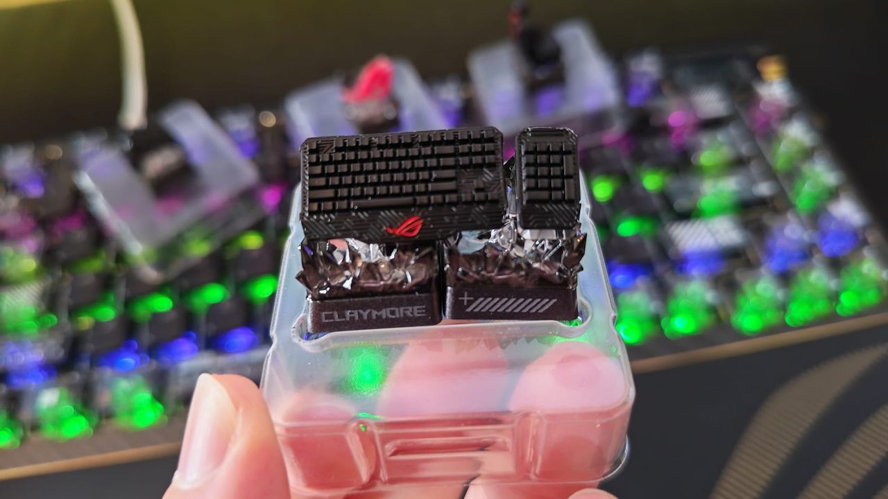 The Claymore keycap from ROG's mystery keycap set
