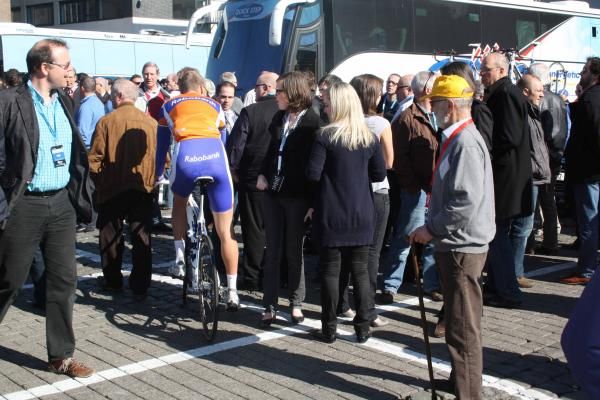 Lars Boom (Rabobank) mixes with the public before the off.