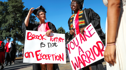 Hat, Academic dress, Mortarboard, Interaction, Headgear, Handwriting, Protest, Graduation, Scholar, Public event, 