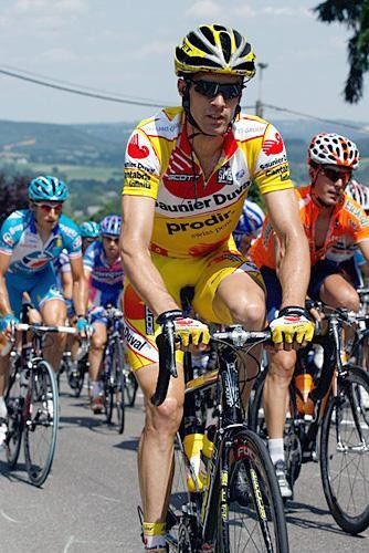David Millar (Saunier Duval-Prodir) going strong on an early climb.