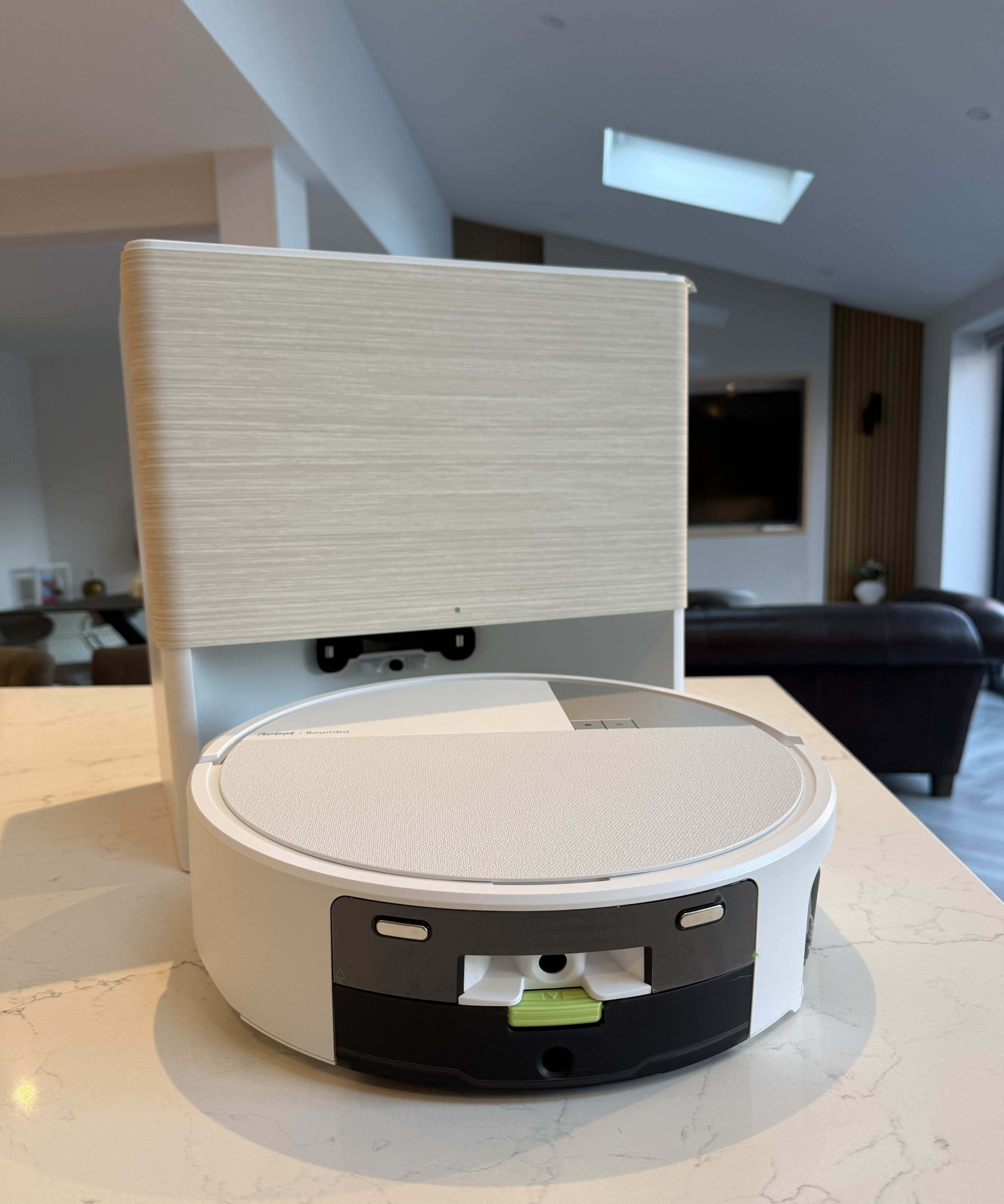 Roomba Max 705 Combo and dock